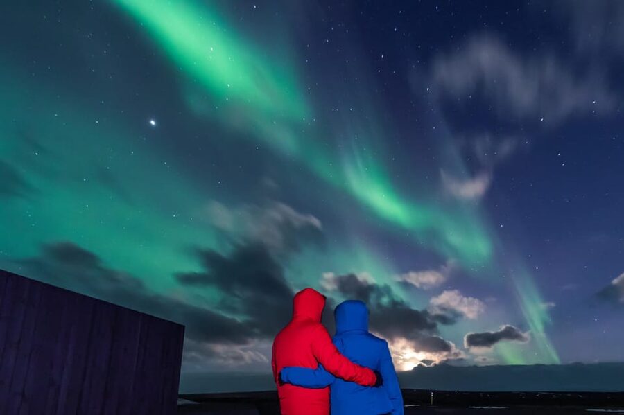 Northern Lights in Mini Bus, Photos, Hot Cocoa and Pastries - Hot cocoa, pastries, and blankets under the sky