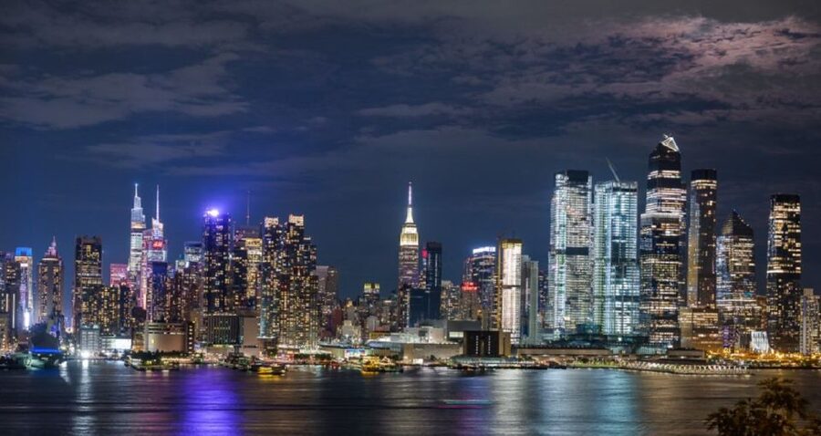 NYC: City Skyline Sightseeing MiniBus Tour at Night - Key points at a glance