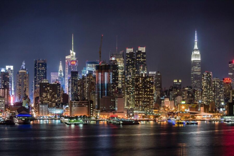 NYC: City Skyline Sightseeing MiniBus Tour at Night - Hoboken, Carlo’s Bakery, and a sweeter break