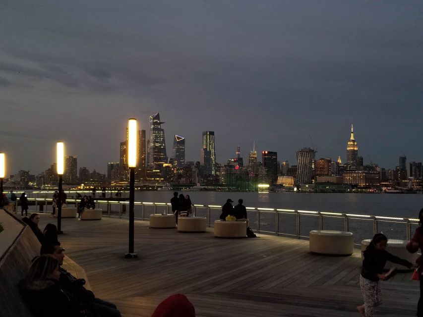 NYC: City Skyline Sightseeing MiniBus Tour at Night - Hamilton Park and the final skyline photographs