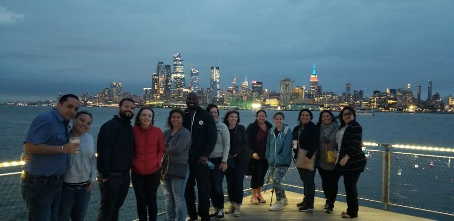 NYC: City Skyline Sightseeing MiniBus Tour at Night - Guide quality makes a real difference