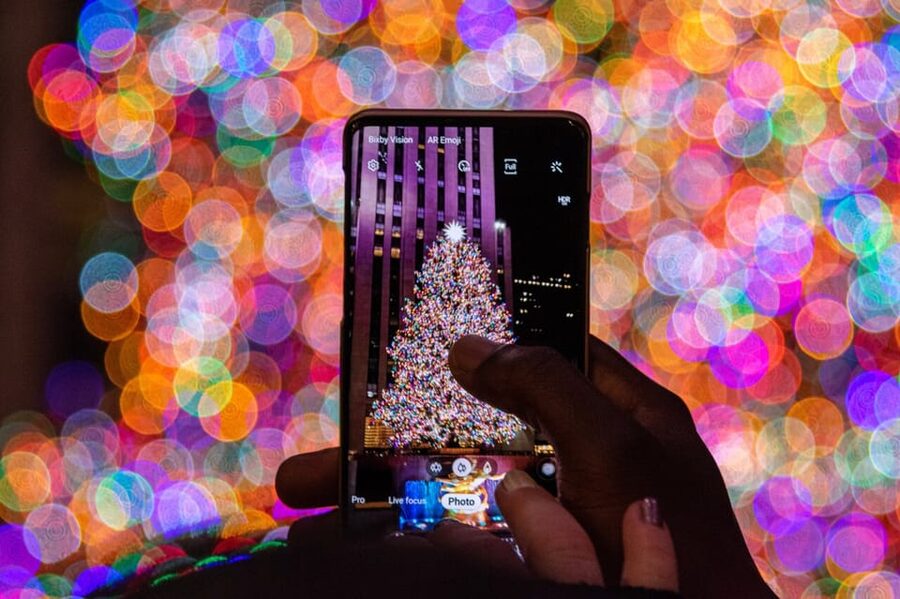 NYC: Dyker Heights and NYC Holiday Lights Luxury Bus Tour - Practical details that can shape your evening