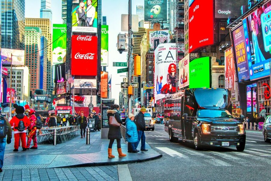 NYC: Guided Bus and Walking Tour with Staten Island Ferry - Starting on Seventh Avenue