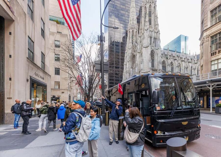 NYC: Half-Day Luxury Bus Tour of Top Highlights - Empire State Building, Flatiron, and Greenwich Village