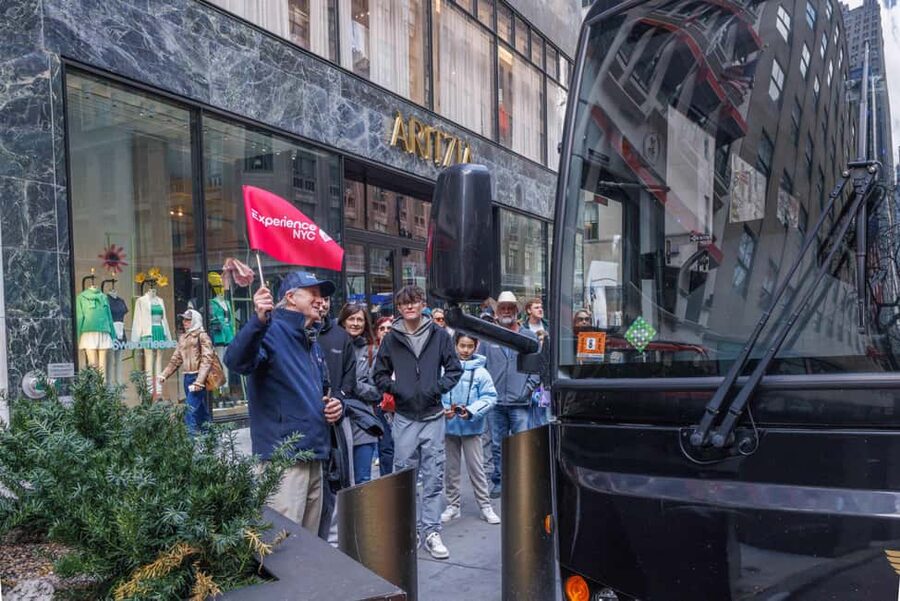 NYC: Half-Day Luxury Bus Tour with Empire State Access - Meeting near Times Square at the Button and Needle