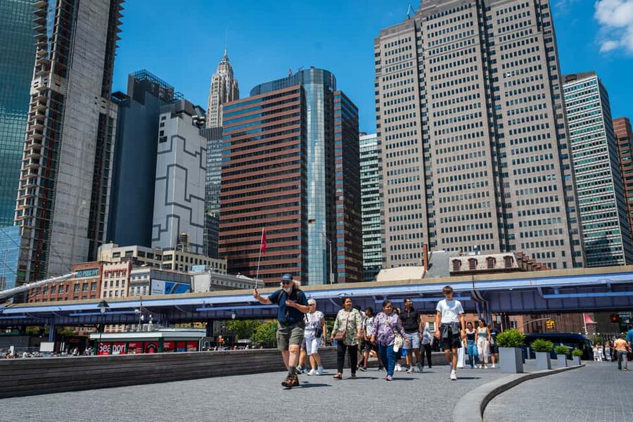 NYC: Half-Day Luxury Bus Tour with One World Access - Brooklyn Bridge views from Pier 17