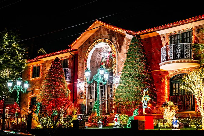 NYC: Holiday Lights and Dyker Heights Luxury Bus Tour - Why Dyker Heights makes this tour different