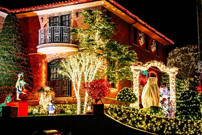 NYC: Holiday Lights and Dyker Heights Luxury Bus Tour - The bus ride from Manhattan to Brooklyn