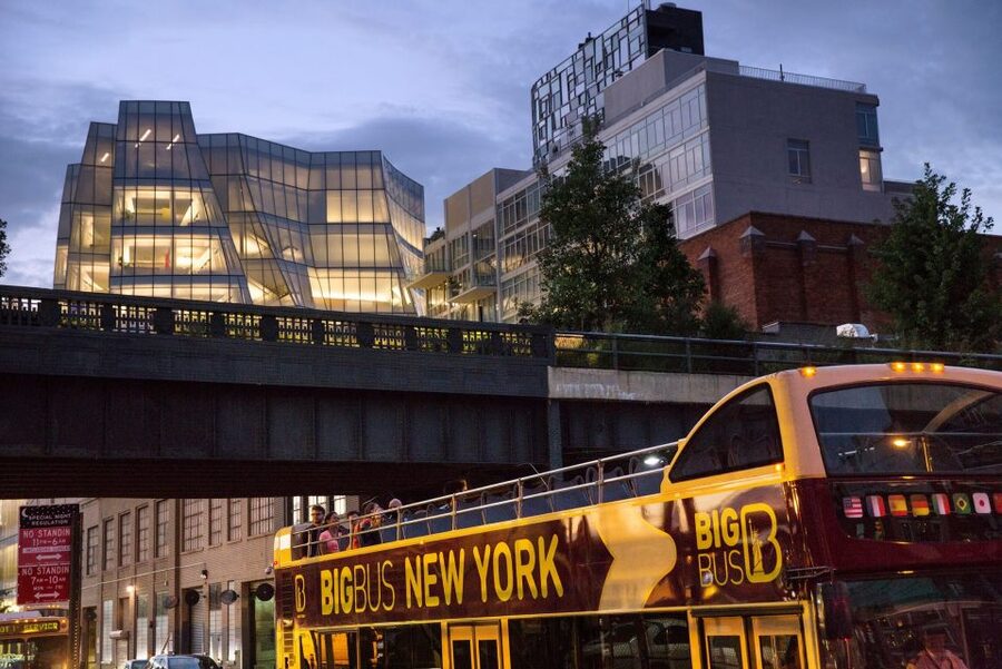 NYC: Sightseeing Night Tour by Open-Top Bus with Live Guide - Why the live guide matters