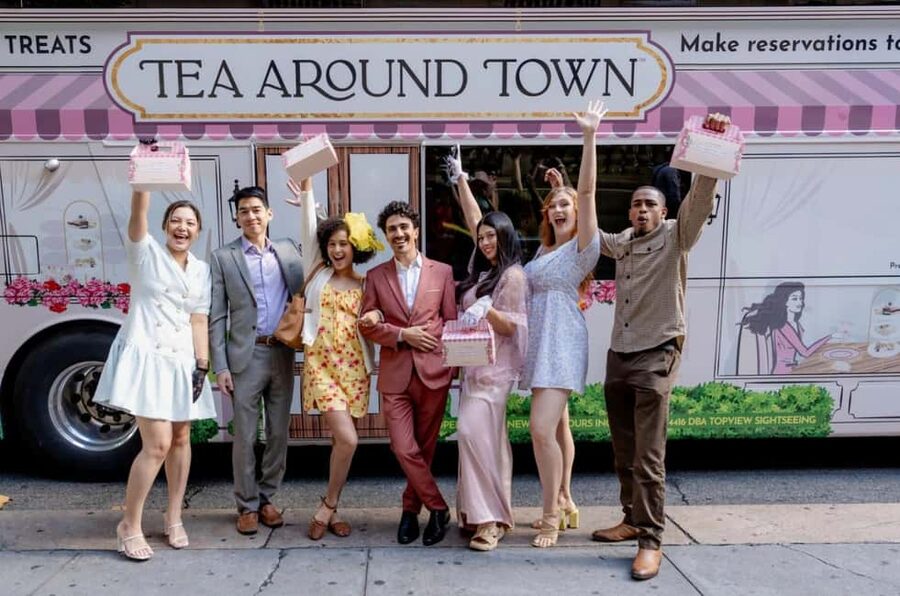 NYC: Tea Around Town Bus Tour with Live Entertainment - Key points to know before you book