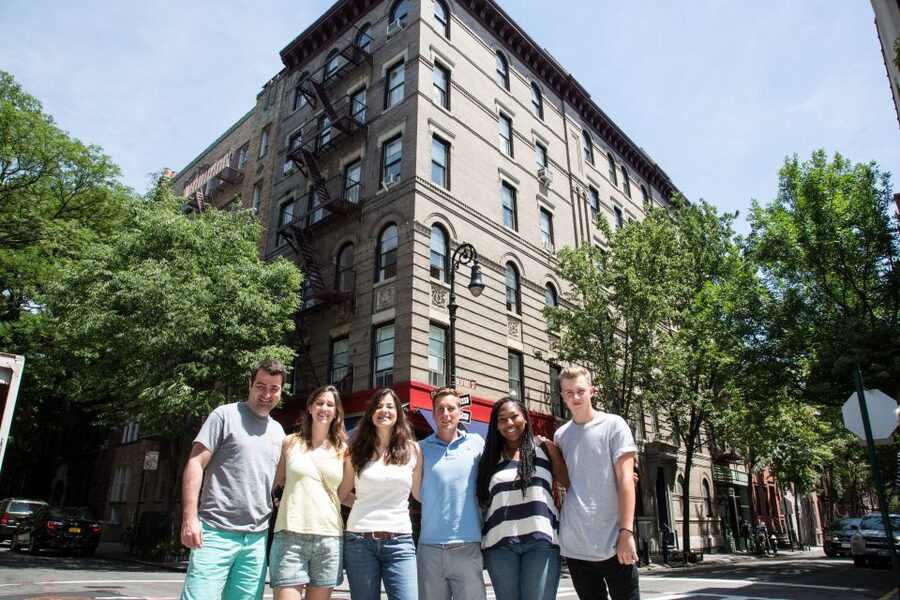 NYC TV & Movie Locations Bus Tour – Friends, Seinfeld & More - Ghostbusters, Spider-Man, and recognizable city buildings