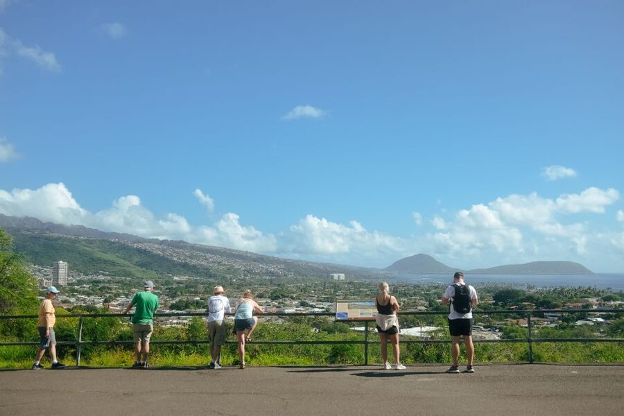 Oahu: Waikiki Trolley Hop-on Hop-off All-Line Pass - How to use a one-day or four-day pass