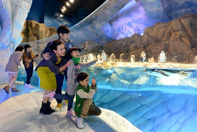 Ocean Park Full-Day Coach Tour with Hotel Pickup in Kowloon Area from Hong Kong - Old Hong Kong offers a slower lunch stop