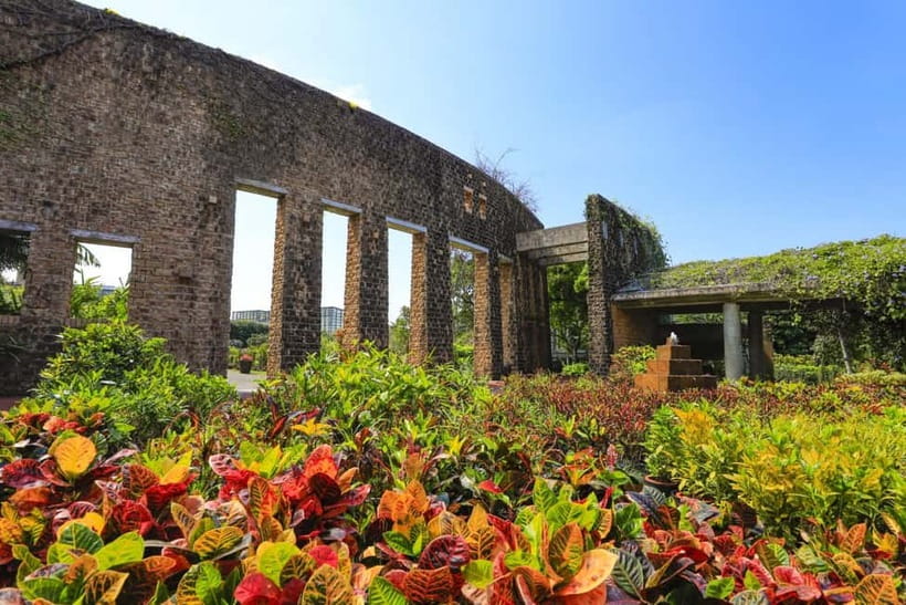 Okinawa: Tropical Dream , Ryukyu Mura, Banta Cafe Bus Tour - Ryukyu Mura and Okinawan traditions
