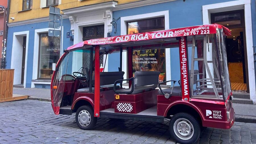 Old Riga Heated E-Bus Tour with Audio Guide & Mulled Wine - Who will enjoy this Old Riga introduction