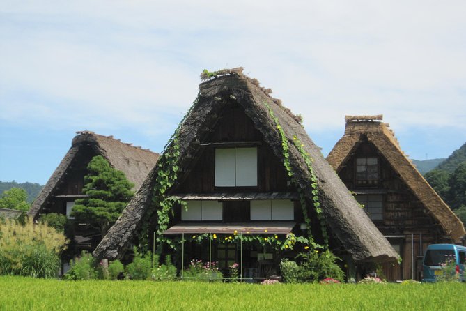 [One-day bus tour departing from Kanazawa Station] Shirakawa-go and Gokayama - Two World Heritage Villages Enjoyable Bus Tour - Why this Kanazawa day trip works
