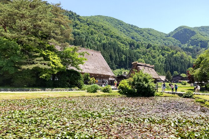 [One-day bus tour departing from Kanazawa Station] Shirakawa-go and Gokayama - Two World Heritage Villages Enjoyable Bus Tour - What the guide adds, and what remains self-guided