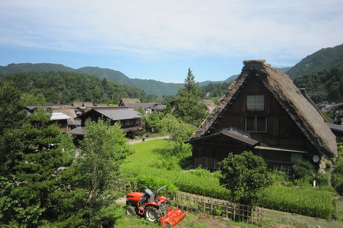 [One-day bus tour departing from Kanazawa Station] Shirakawa-go/Takayama tour platinum route bus tour - Shirakawa-go from 9:40 to 11:30