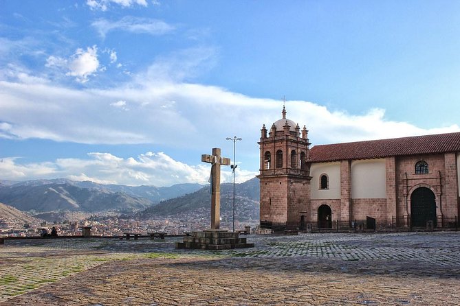 Open Bus Cusco City Tour - Qorikancha explains the Inca and Spanish layers