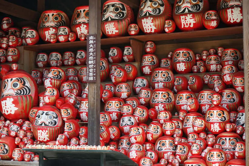 Osaka/Kyoto: Katsuoji, Kinkakuji, Arashiyama 1-Day Bus Tour - Why the Daruma at Katsuoji make a strong first stop