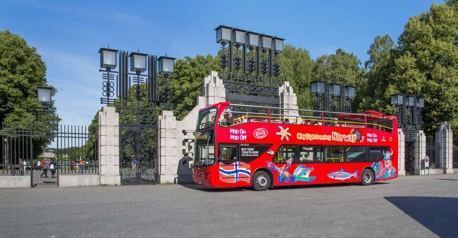 Oslo: Best of Oslo Walking Tour and Hop-on Hop-off Bus Tour - Start with Oslo’s story at the University Aula