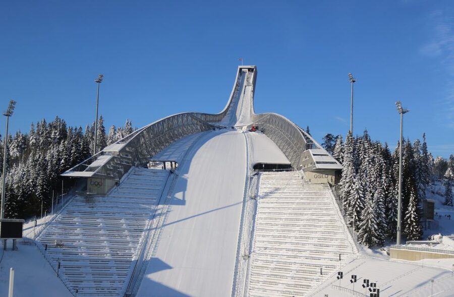 Oslo: Guided Oslo Highlights Tour by bus & Oslofjord cruise - Holmenkollen and the view over Oslo