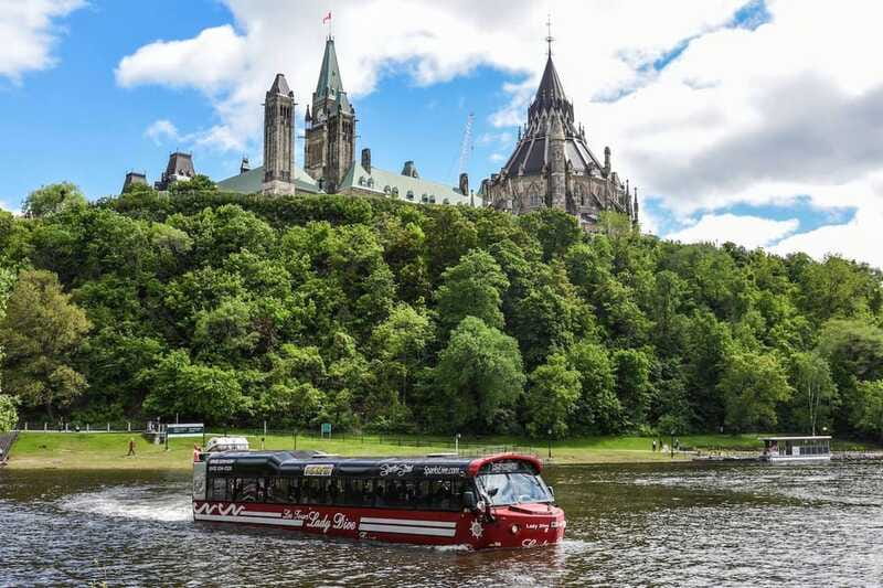 Ottawa: Bilingual Guided City Tour by Amphibious Bus - The best guide style for this tour