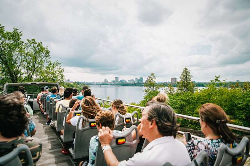Ottawa: Hop-On Hop-Off Guided City Tour Pass - The full 1.5-hour city circuit