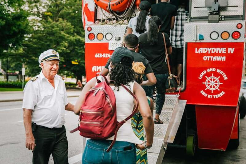 Ottawa: Hop-On Hop-Off Guided City Tour Pass - Parliament and Ottawa’s central sights
