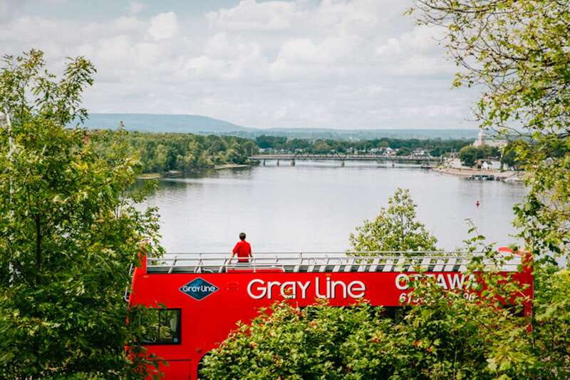Ottawa: Hop-On Hop-Off Guided City Tour Pass - Upper deck views versus lower deck comfort