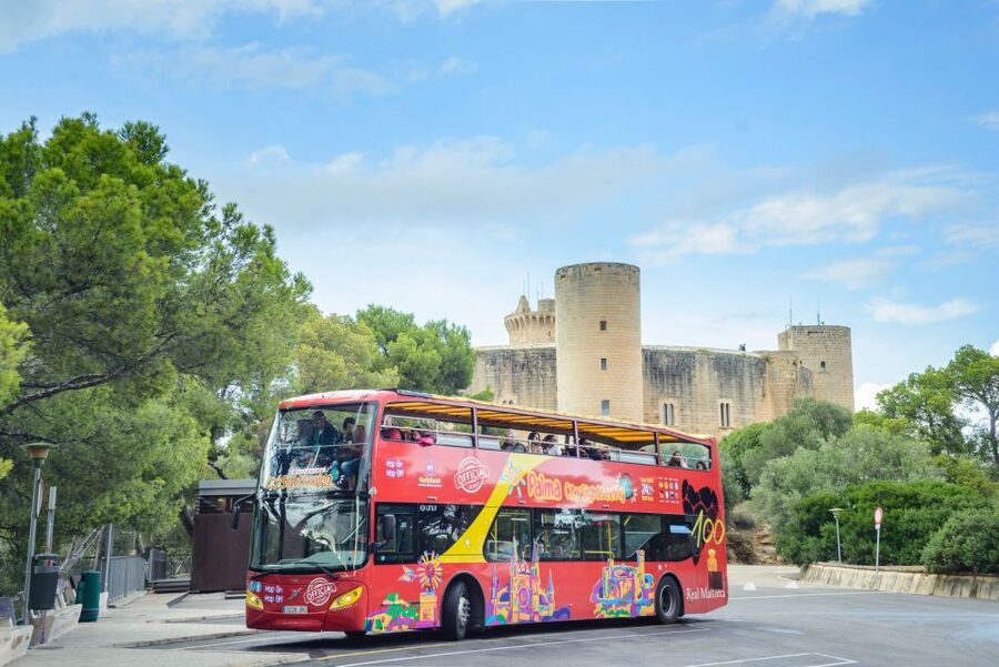 Palma de Mallorca: City Sightseeing Hop-On Hop-Off Bus Tour - The old center: Placa Mercat, La Rambla, and Plaza de España