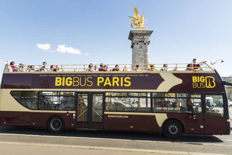 Paris: Big Bus Hop-on Hop-off Tour & Panoramic Night Tour - The digital commentary and the bus app