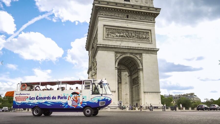 Paris: City and River Seine Tour on an Amphibious Bus - Following the old royal road west