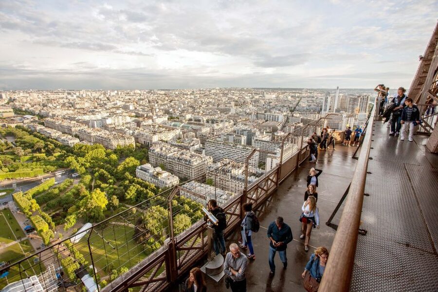 Paris: City Tour by Bus with Eiffel Tower & Optional Summit - Key points at a glance