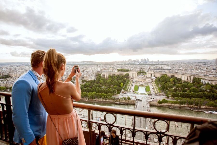 Paris: City Tour by Bus with Eiffel Tower & Optional Summit - Should you book it?