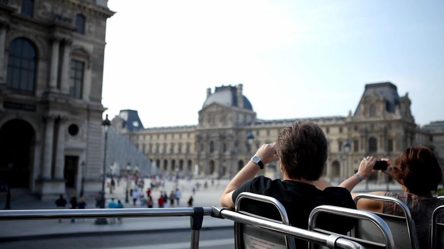 Paris: Hop-on Hop-off Bus Tour & Seine Cruise Bundle Tour - Using the app, audio, and walking tours