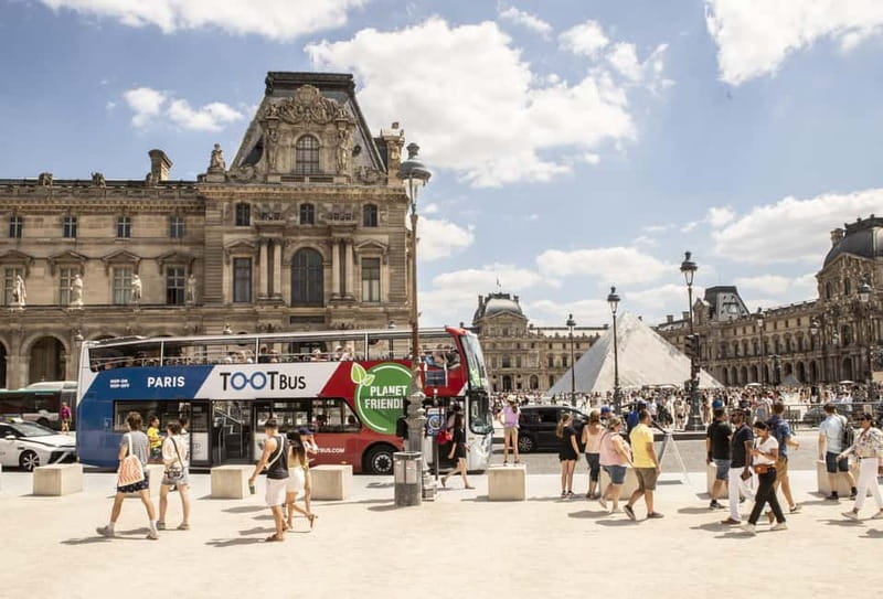 Paris: Hop-on with Emily walking tour and bus tour - The app is useful, but set it up early