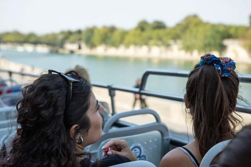 Paris: Hop-on with Emily walking tour and bus tour - Should you book the Emily and Tootbus combination?