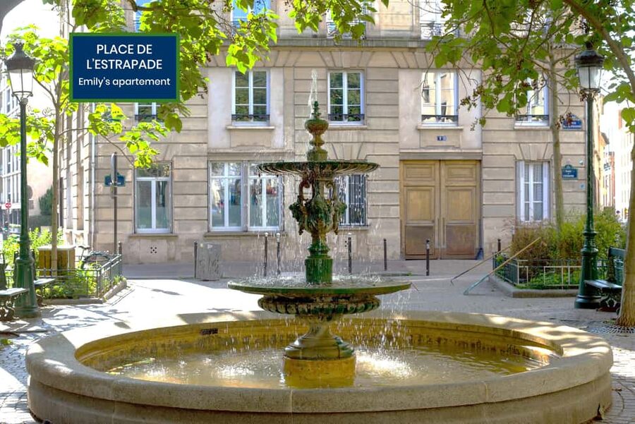 Paris: Hop-on with Emily walking tour and bus tour - Why the Latin Quarter is the right starting point