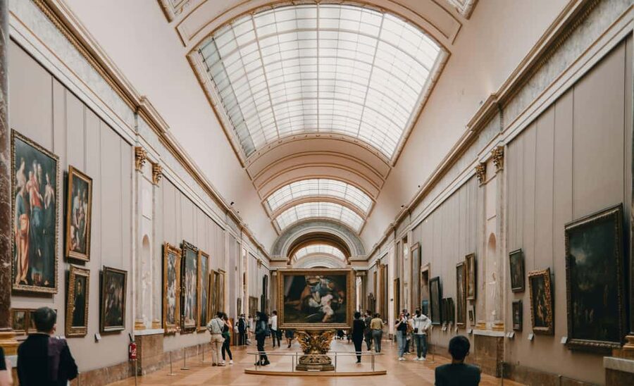 Paris: Louvre Museum Access with Host and Hop-On Hop-Off Bus - Key points to know before booking