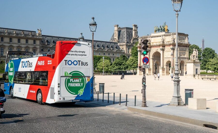 Paris: Tootbus Kids Bus Tour Experience - Notre Dame and the historic center