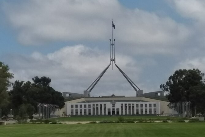 Personalised Sightseeing in Canberra, with John - National Museum, Questacon, and the National Library