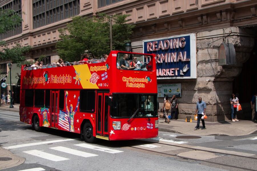 Philadelphia: Double-Decker Hop-on Hop-off Sightseeing Tour - Benjamin Franklin Parkway’s museum run