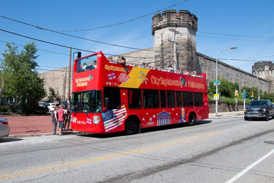 Philadelphia: Open-Top Nighttime Bus Tour - Why the open top deck matters