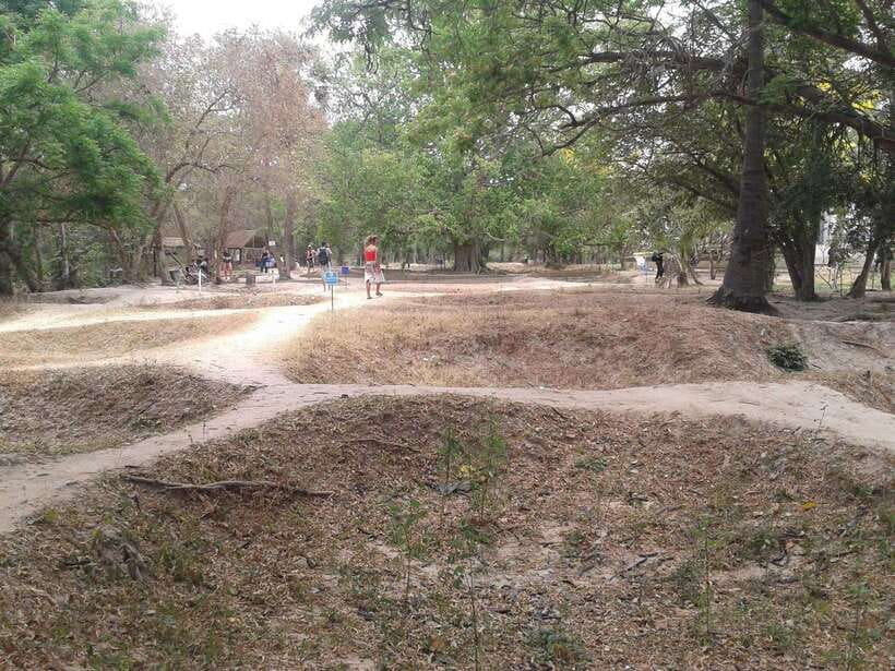 Phnom Penh: Killing Fields and Prison S21 Bus Tour - The documentary drive to the Killing Fields