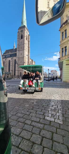 Pilsen: Panoramic Sightseeing - Bus Tour with audio guide - What the audio guide adds