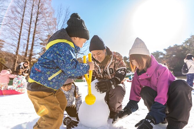 Play with Snow Crab Buffet Lunch and Strawberry Picking Bus Tour - Mt. Rokko Snow Park for first-time snow play