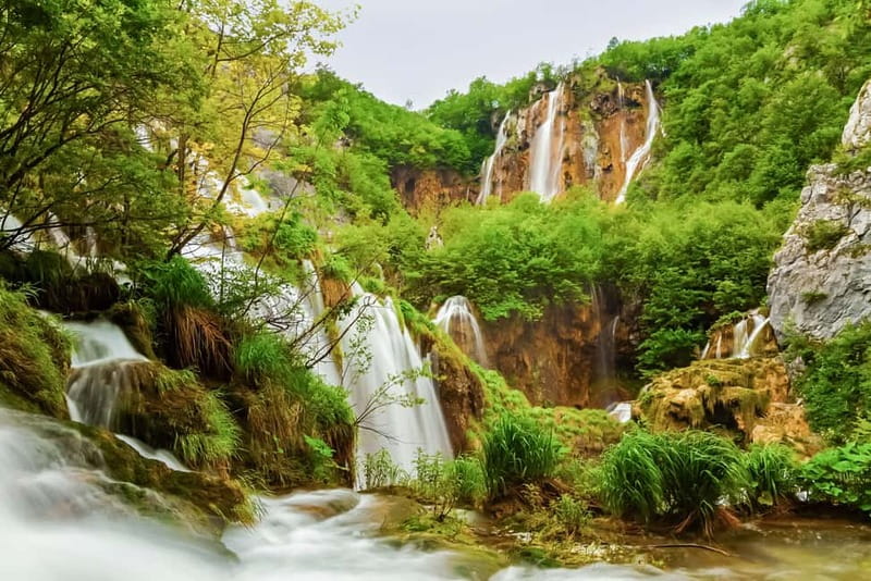 Plitvice Lakes: Guided Walking Tour with Bus and Boat Ride - The 20-minute electric-boat ride