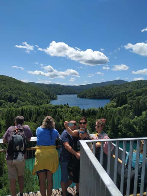 Plitvice Lakes: Guided Walking Tour with Bus and Boat Ride - What the guides add to the experience
