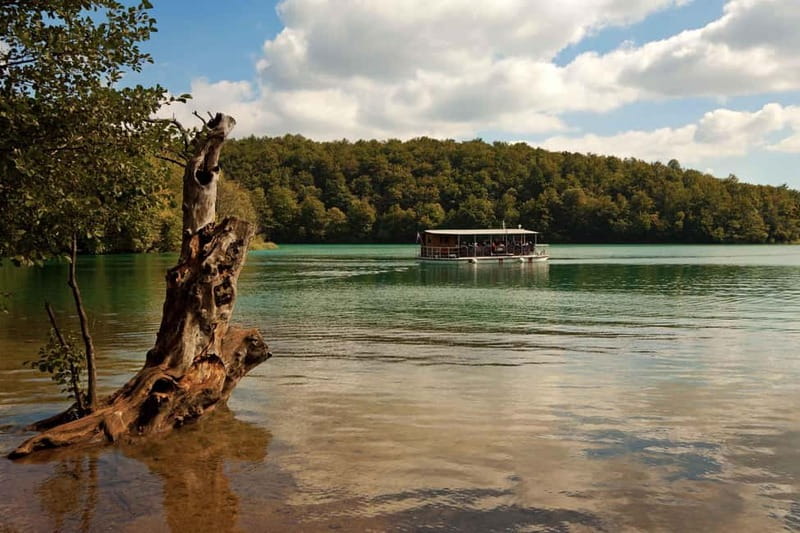 Plitvice Lakes: Guided Walking Tour with Bus and Boat Ride - Walking effort, weather, and what to bring